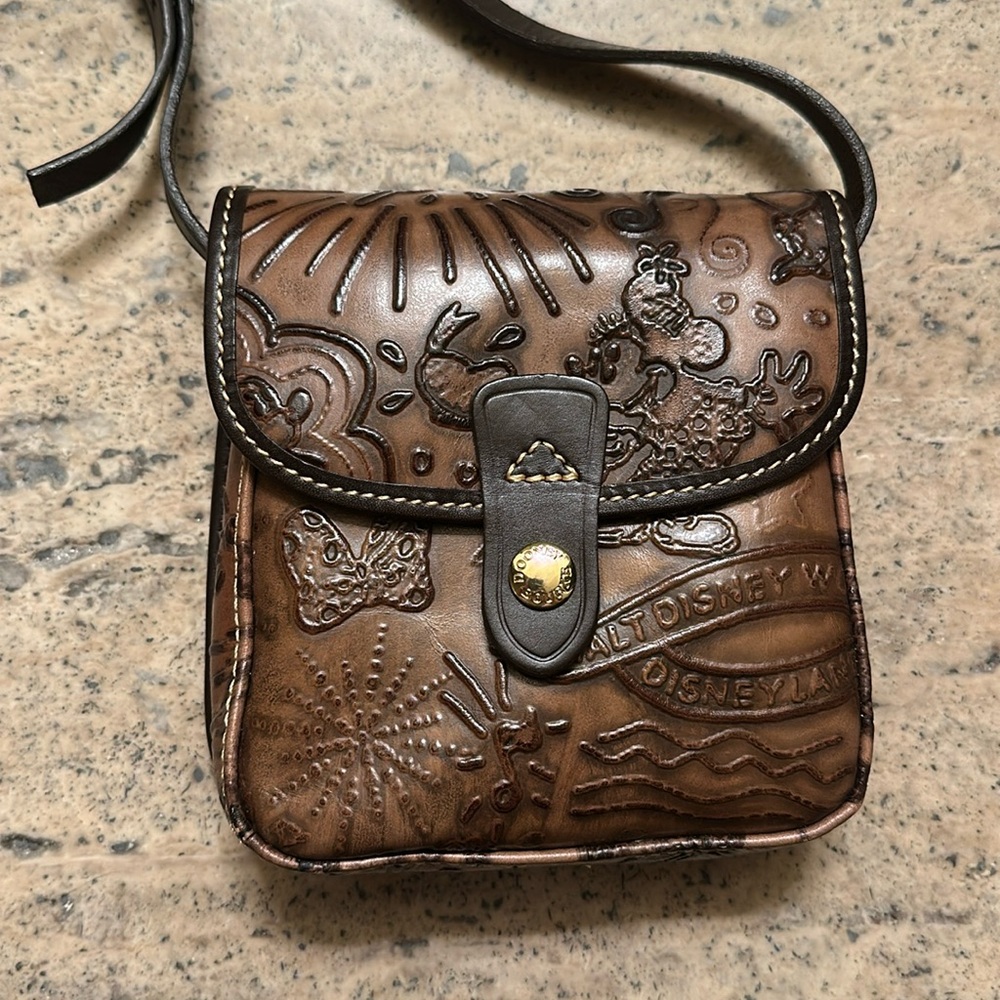 NWOT Disney x Dooney & Bourke Disneyland World Brown Leather Sketch Crossbody